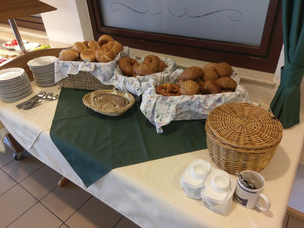 Gasthaus Pension Rezatgrund Windsbach 외부 사진
