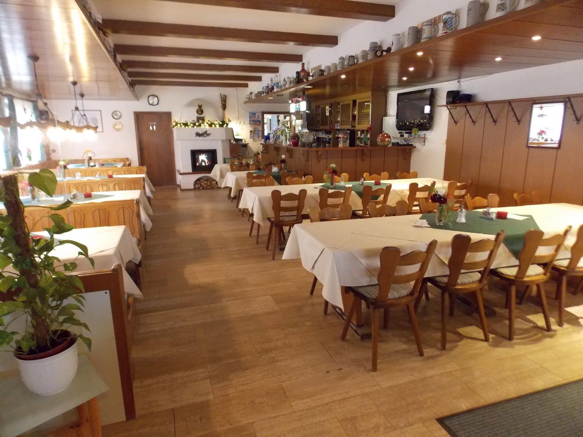 Gasthaus Pension Rezatgrund Windsbach 외부 사진